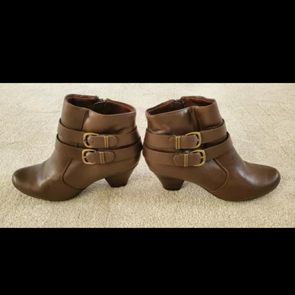 BARE TRAPS Brown Leather boots size 7.5